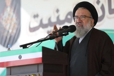 آیت الله خاتمی: ملت بزرگ ایران نمی گذارد پرچم اسلام و جمهوریت در کشور بر زمین بیفتد