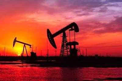 کاهش  ذخایر نفت تجاری و سوخت در آمریکا