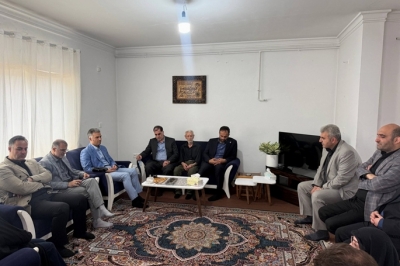 دیدار شهردار و اعضای شورای شهر رشت با خانواده شهید «حمید سلمان پیشه» 