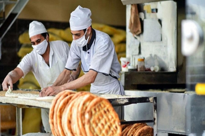 صف های طولانی نان در انزلی/ ارائه خدمات مطلوب در گرو حمایت کافی