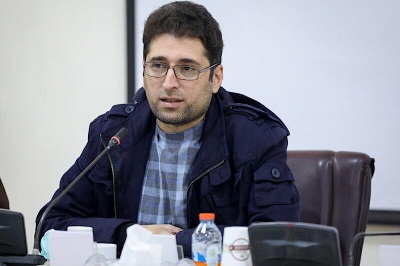 خبرنگار جبهه  حق کارش سخت تر و بار وظیفه اش سنگین تر است