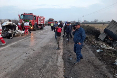 تصادف کامیون با پراید در محور آستارا به اردبیل یک کشته برجا گذاشت