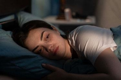 چرا گاهی نیمه شب از خواب می پریم؟